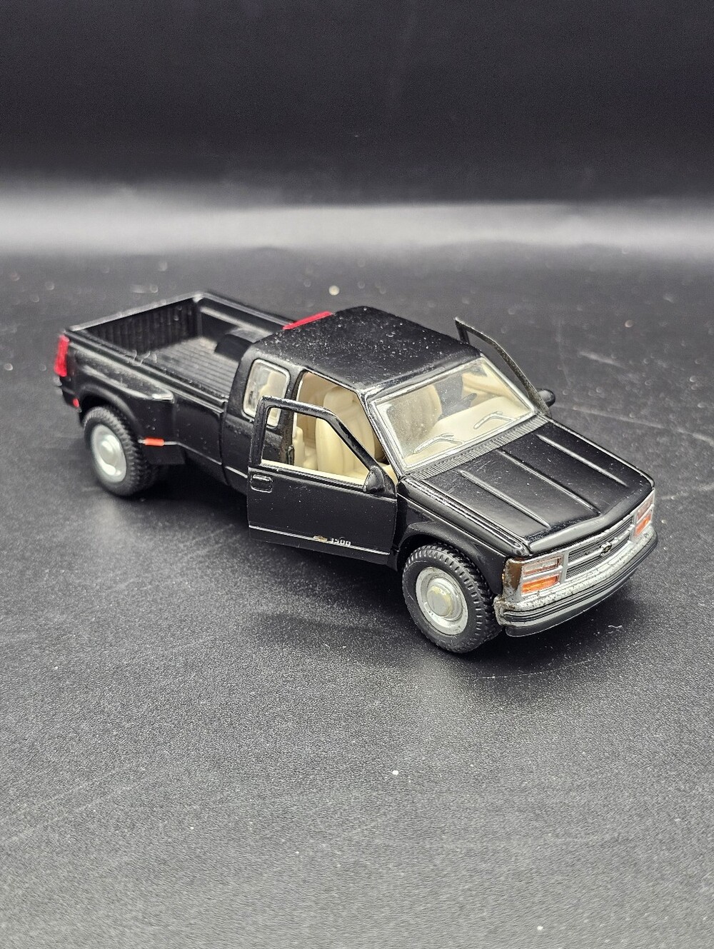 Sunnyside 1995 Chevrolet Silverado 3500 1/24 Dually diecast Chevy OBS Black Htf
